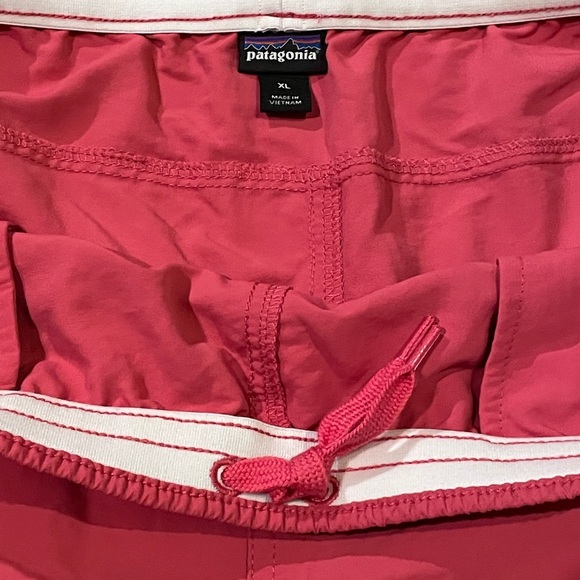 Patagonia Baggies Shorts 5" Reef Pink size XL Hiking Outerwear - Picture 2 of 7
